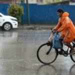 Cyclist-Friendly Rain Gear That Actually Works When Tampa Pouring Starts